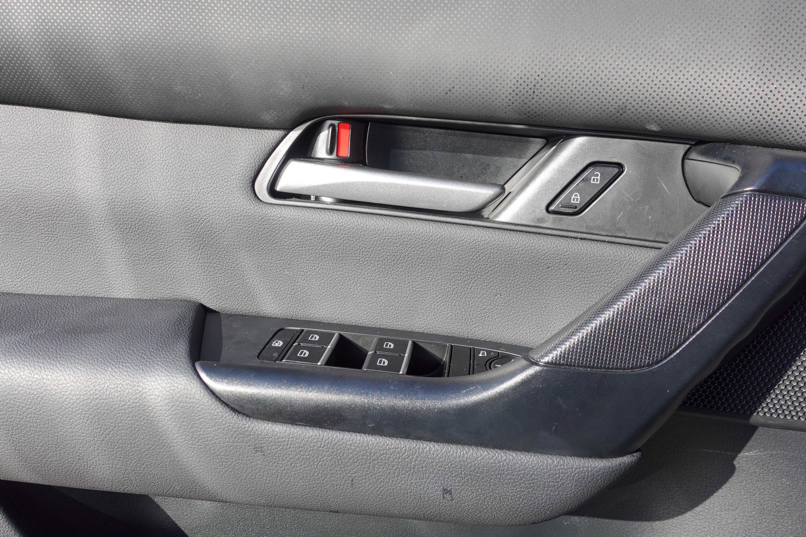 Certified 2025 MAZDA CX-50 AWD 2.5 S w/ Premium Package image 12