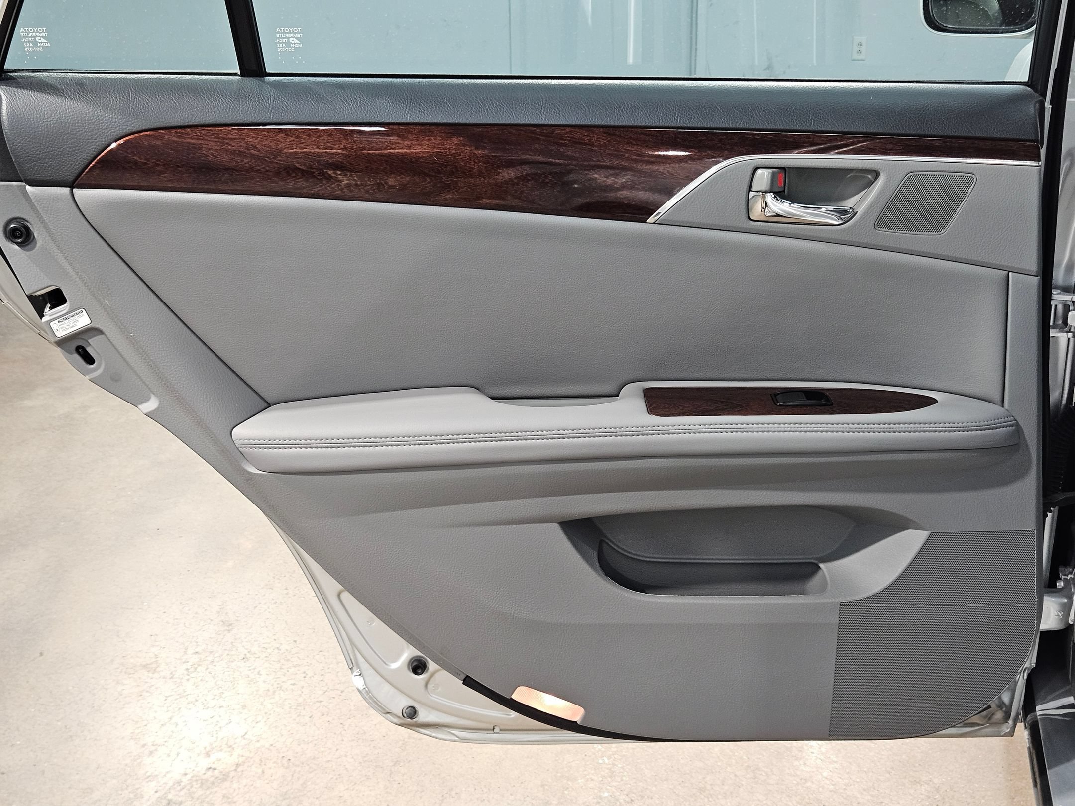 Used 2009 Toyota Avalon XLS FWD image 33