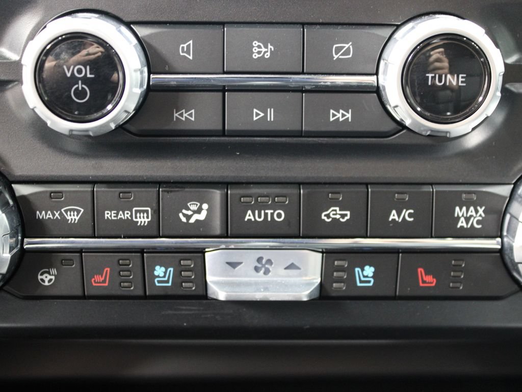 Used 2024 Ford F350 Lariat w/ FX4 Off-Road Package AWD/4WD image 74