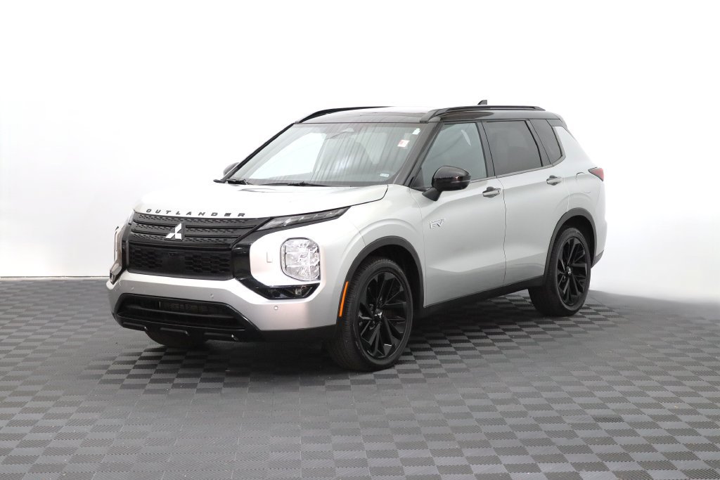 Used 2025 Mitsubishi Outlander SEL Black Edition AWD/4WD image 3