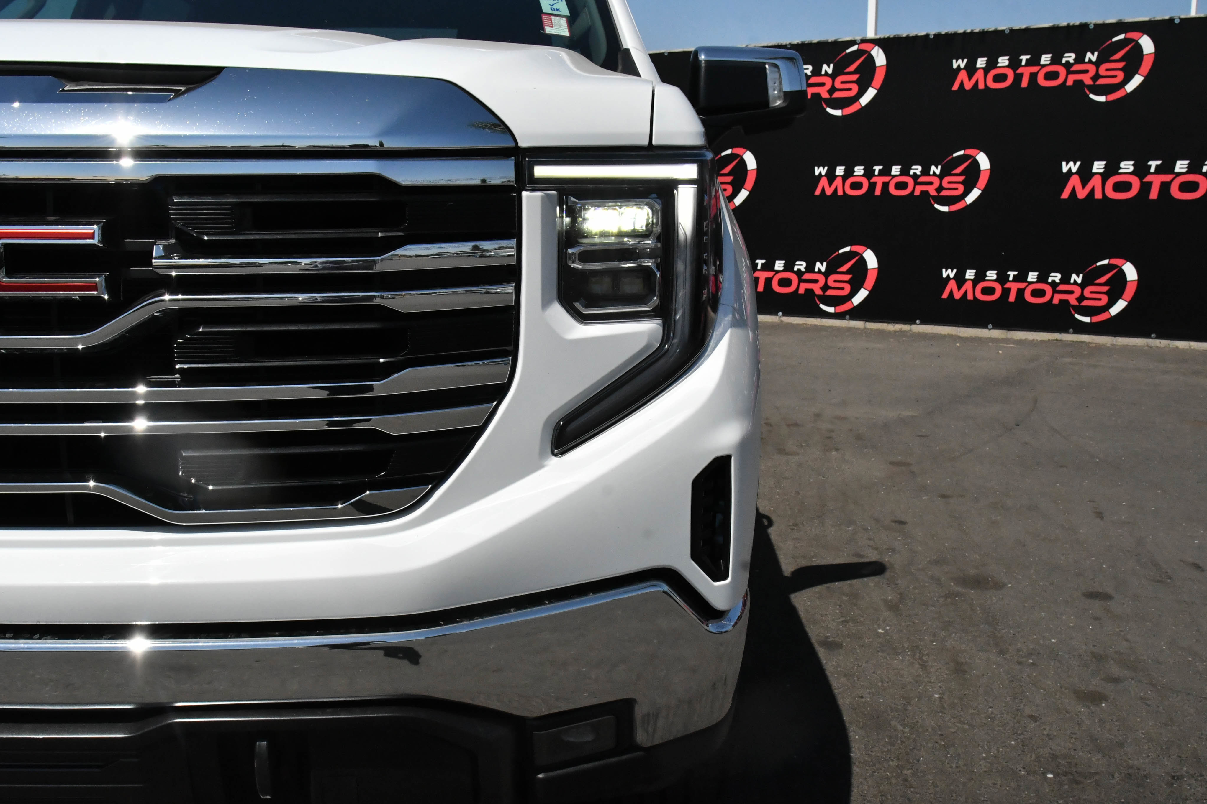 Used 2024 GMC Sierra 1500 SLT image 11