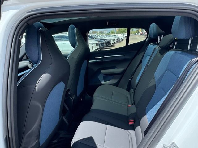 New 2025 Volvo EX30 Plus w/ Protection Package Premier image 17