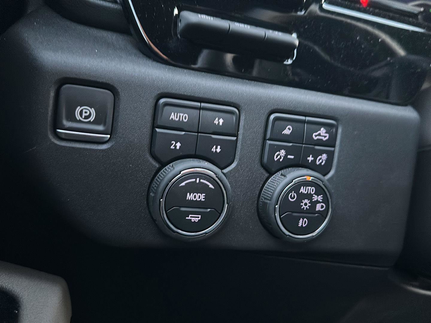 Certified 2025 Chevrolet Silverado 1500 ZR2 w/ Technology Package image 15