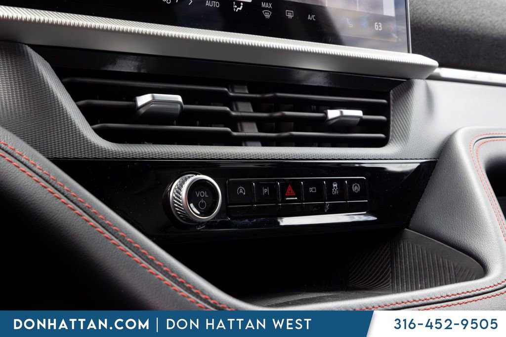 Used 2025 Ford Explorer ST-Line w/ ST-Line Street Pack AWD/4WD image 10