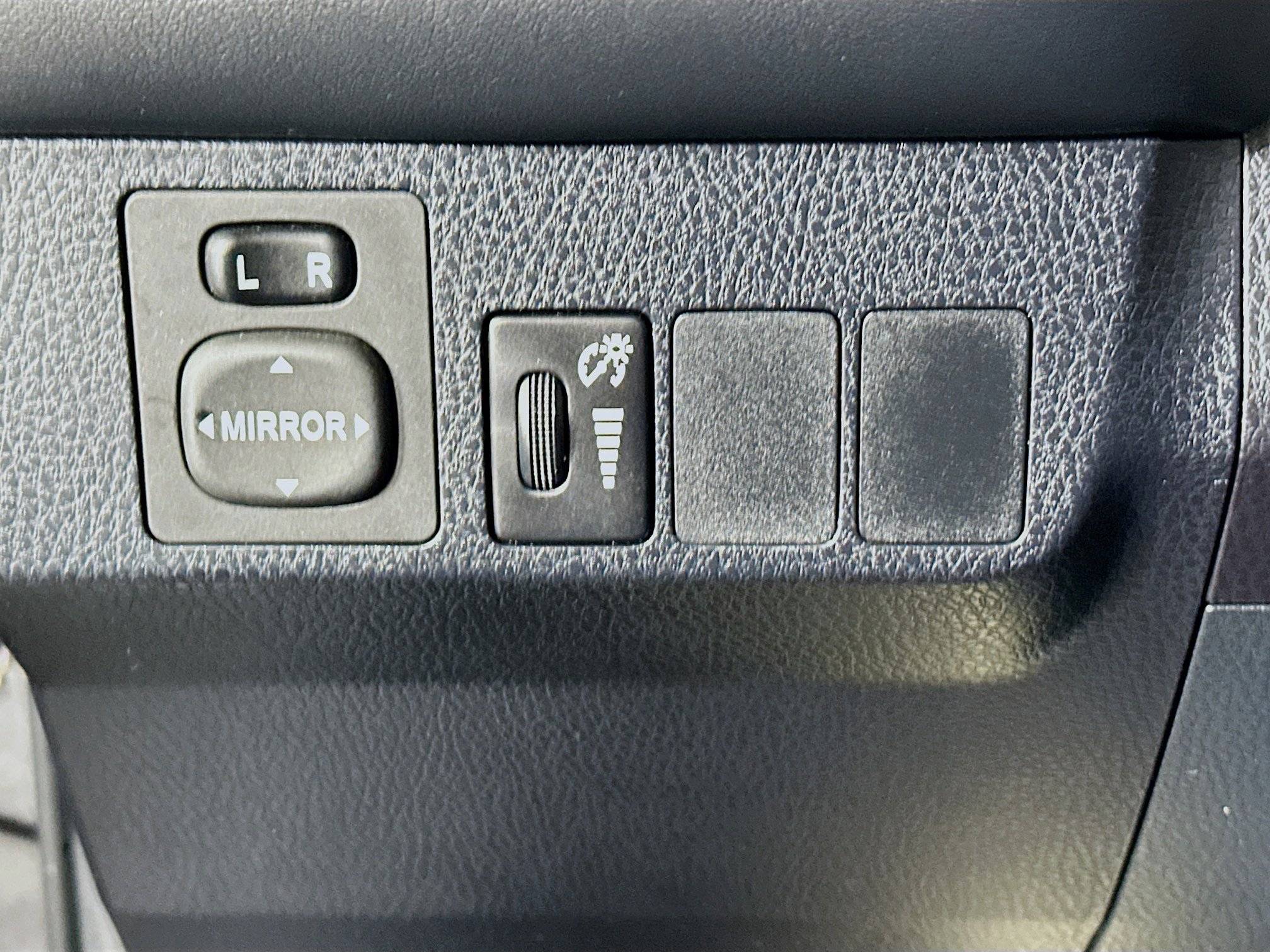 Used 2016 Toyota RAV4 XLE image 16