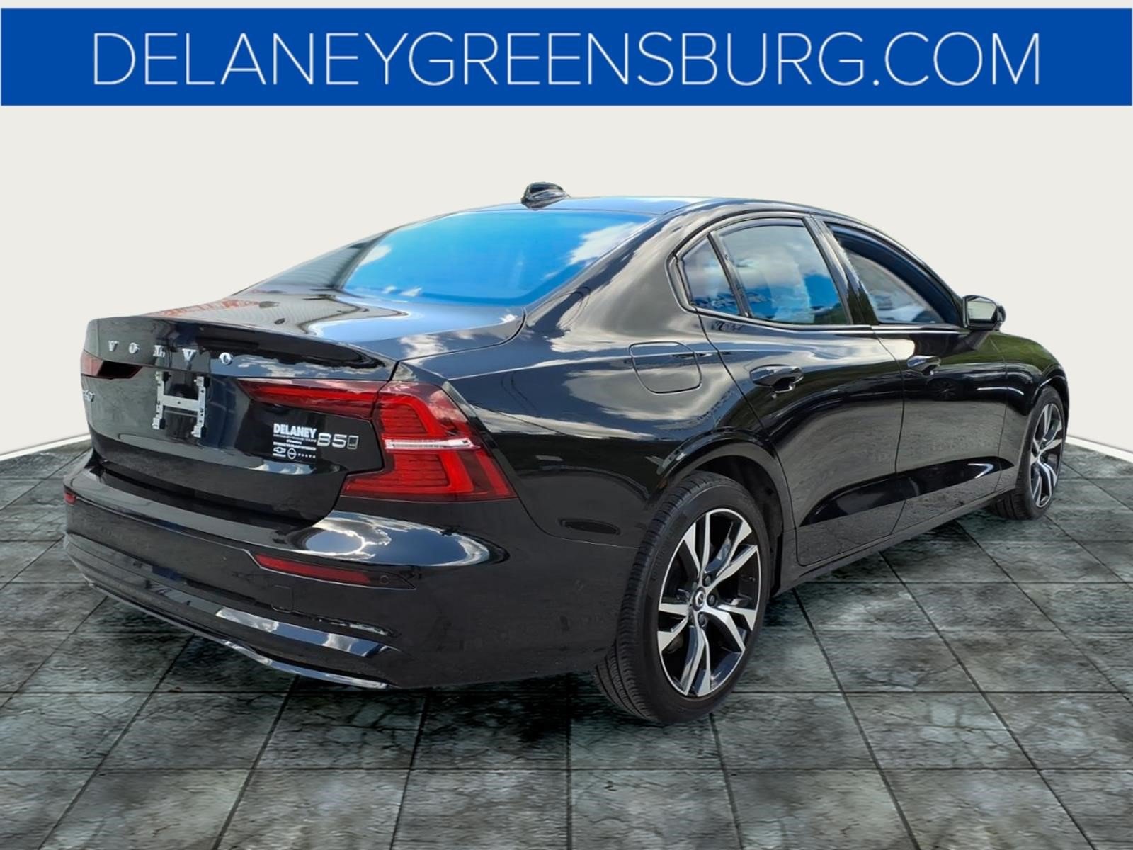 Used 2024 Volvo S60 B5 Plus w/ Climate Package AWD/4WD image 3