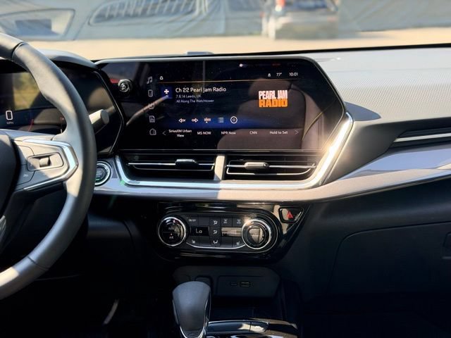 Used 2024 Chevrolet Trax ACTIV w/ Sunroof Package FWD image 23