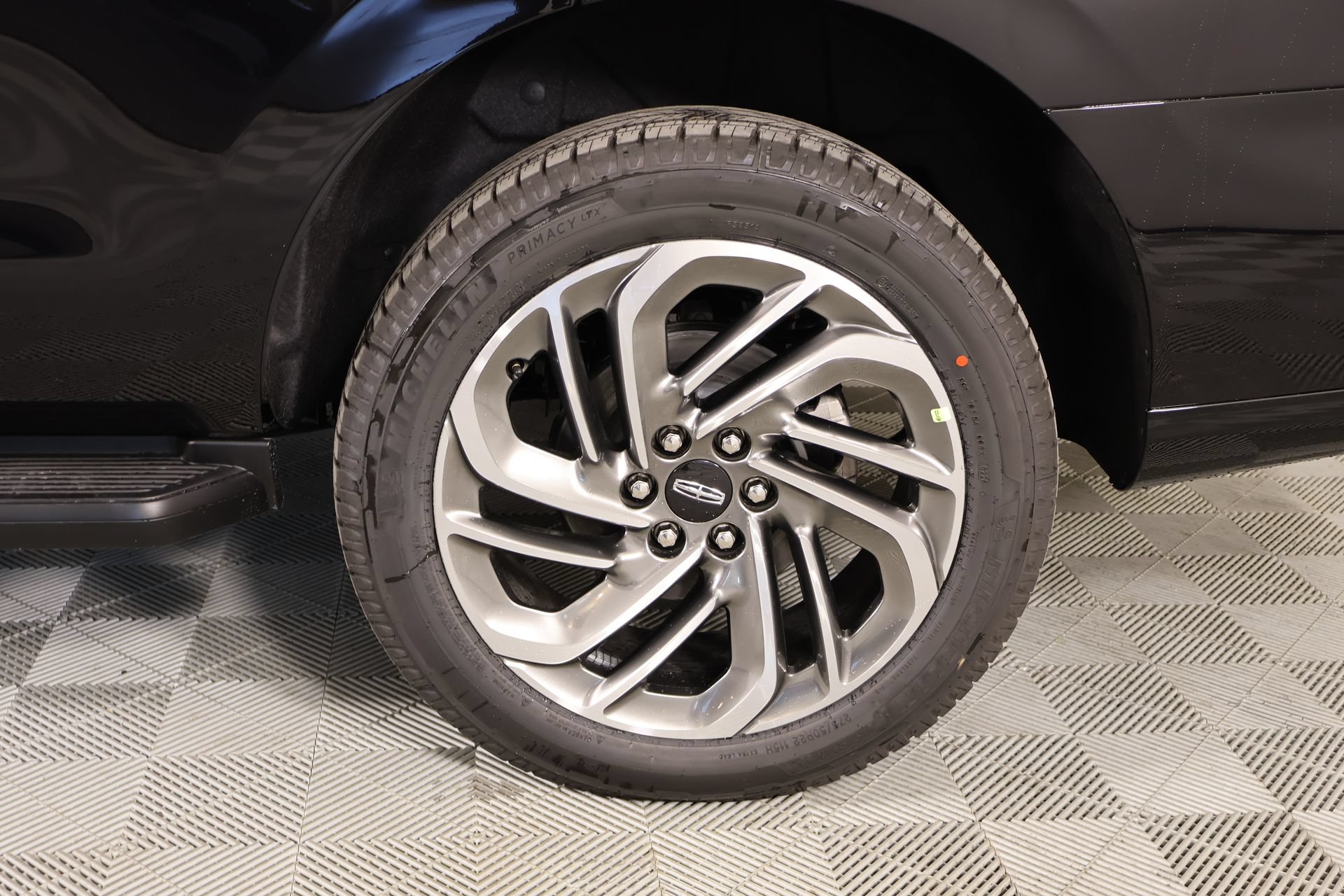 New 2026 Lincoln Navigator Premiere AWD/4WD image 19