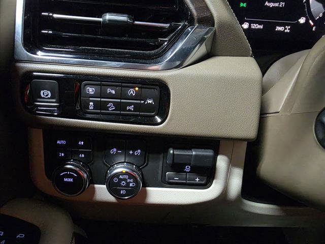 Certified 2025 GMC Yukon XL Denali w/ Advanced Technology Package AWD/4WD image 19