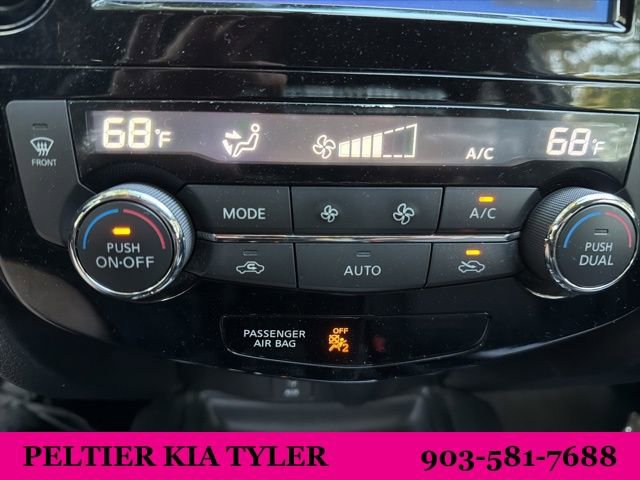 Used 2017 Nissan Rogue SV w/ SV Premium Package image 22