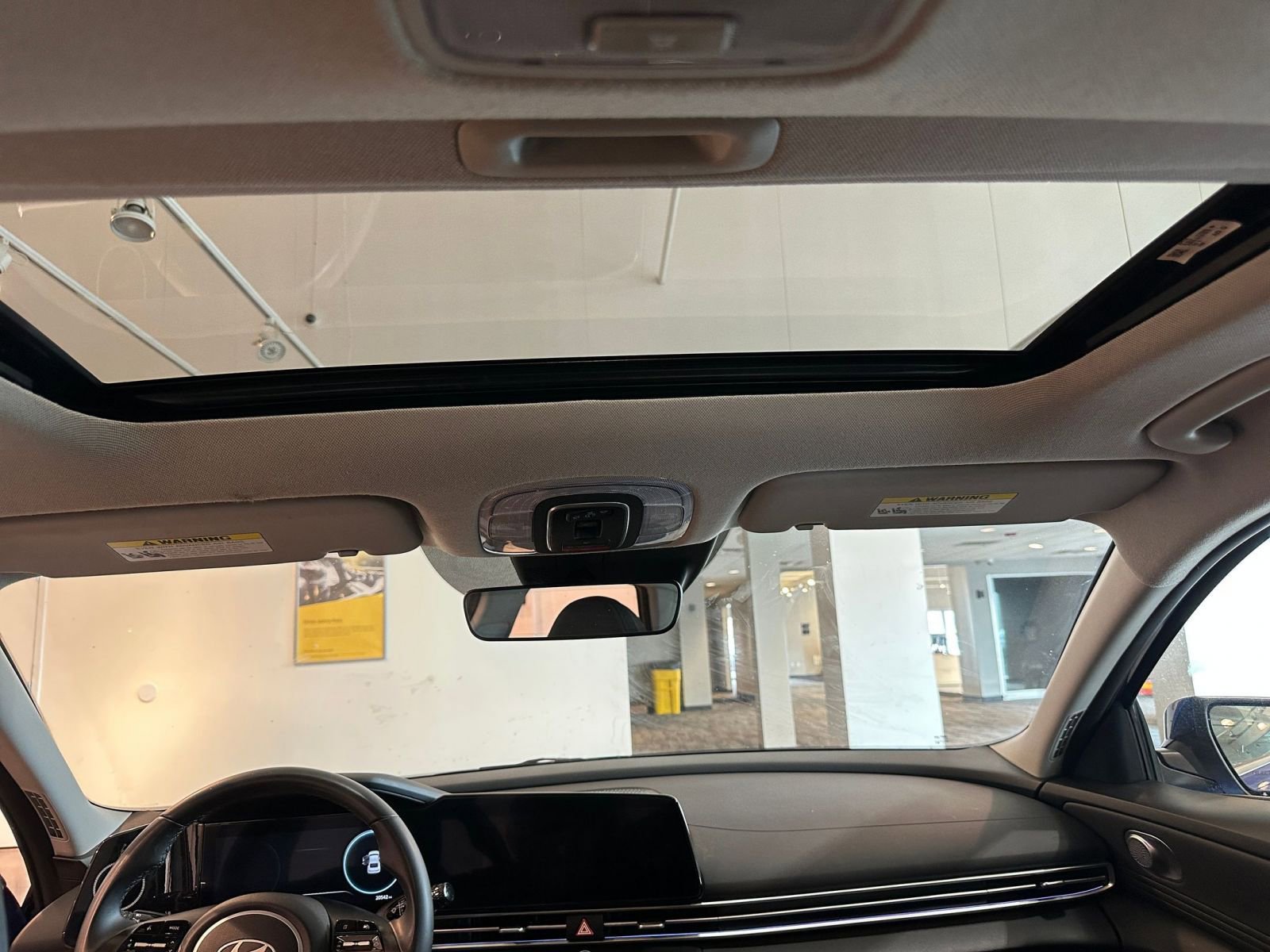 Used 2025 Hyundai Elantra Limited image 28