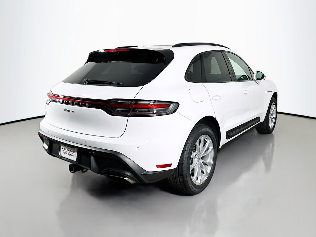 Used 2025 Porsche Macan image 9