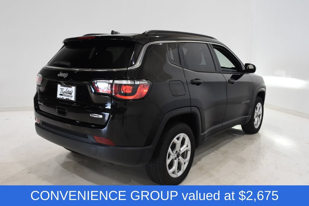 Used 2025 Jeep Compass Latitude w/ Sun & Sound Group AWD/4WD image 4