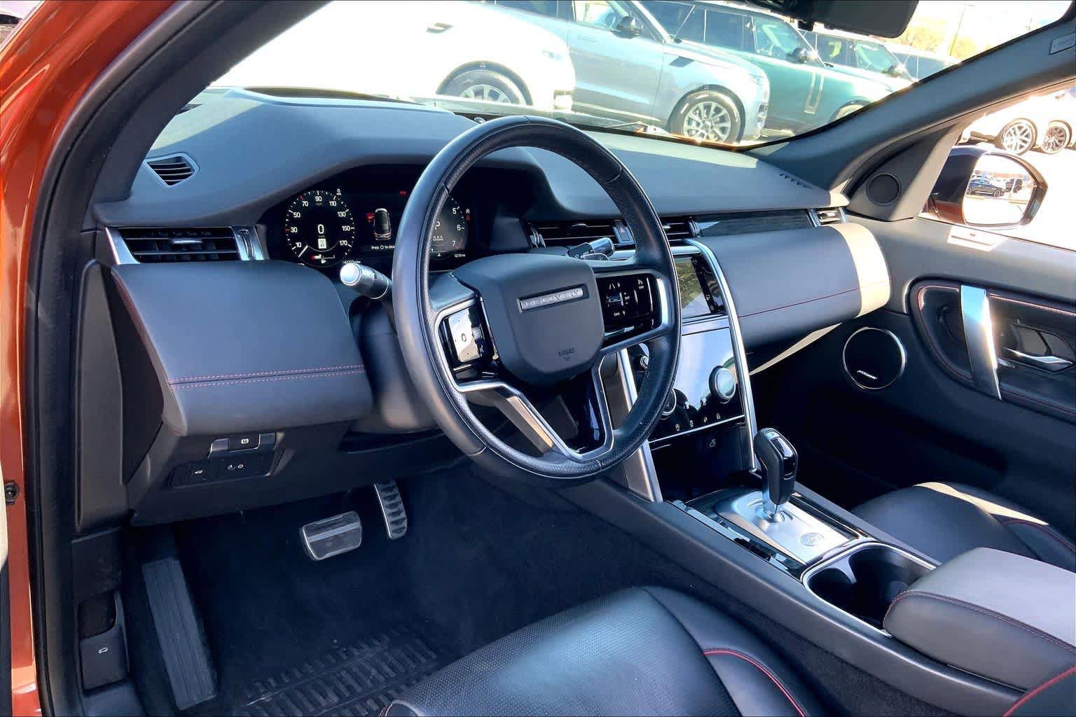 Used 2022 Land Rover Discovery Sport SE R-Dynamic image 17