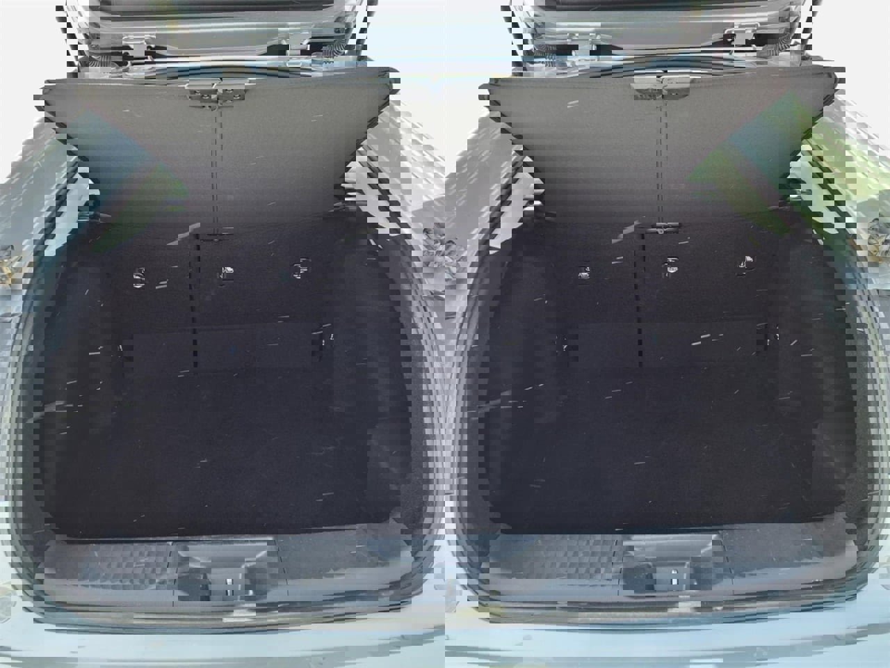 Used 2025 Toyota Prius LE image 5