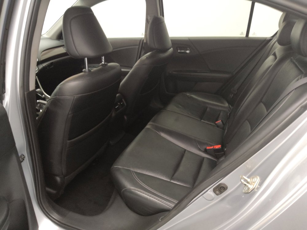 Used 2017 Honda Accord EX-L image 18