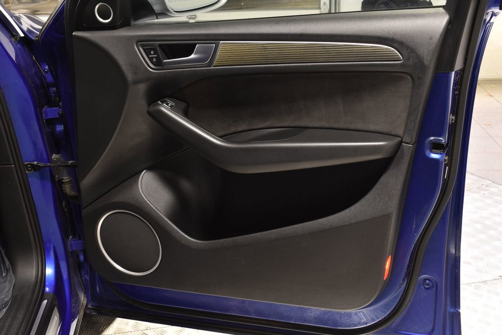 Used 2015 Audi SQ5 Premium Plus w/ Technology Package image 33