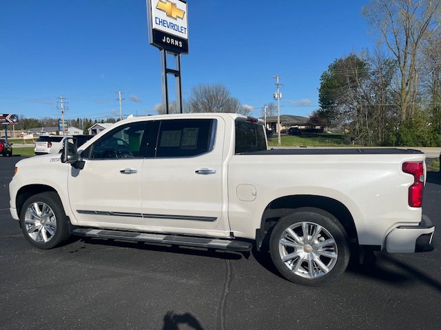 Used 2024 Chevrolet Silverado 1500 High Country w/ Technology Package image 5
