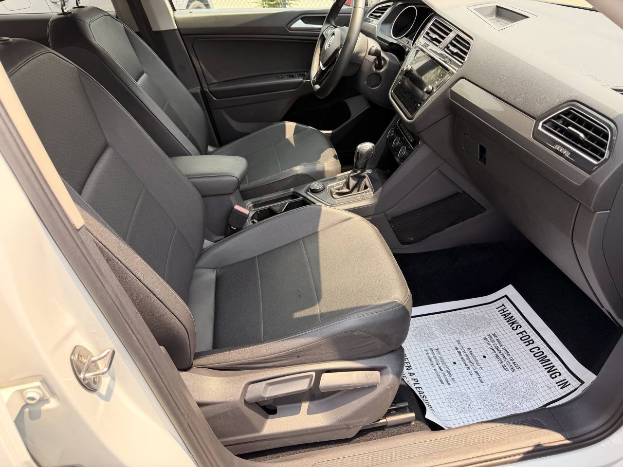 Used 2020 Volkswagen Tiguan SE AWD/4WD image 16
