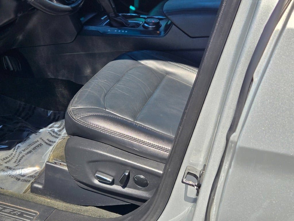 Used 2016 Ford Explorer XLT w/ Equipment Group 202A AWD/4WD image 23