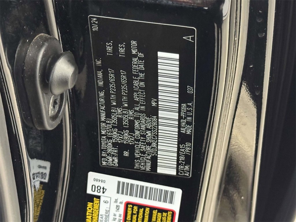 Used 2025 Toyota Sienna XLE w/ XLE Plus Package image 12