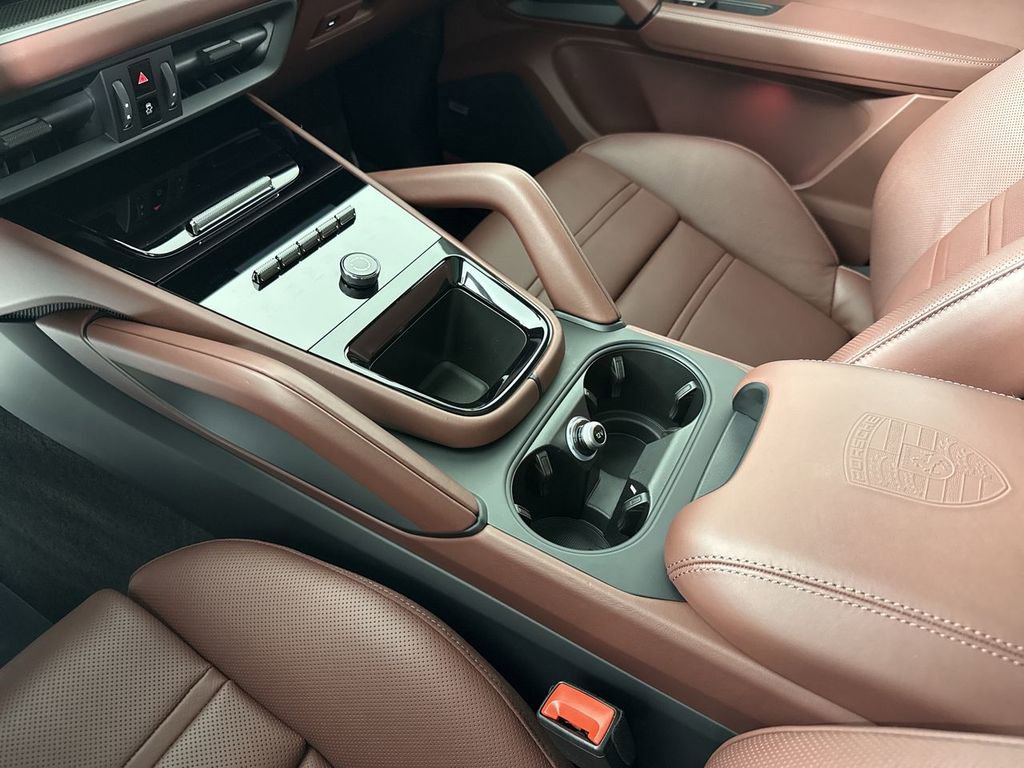 Certified 2024 Porsche Cayenne Turbo image 31
