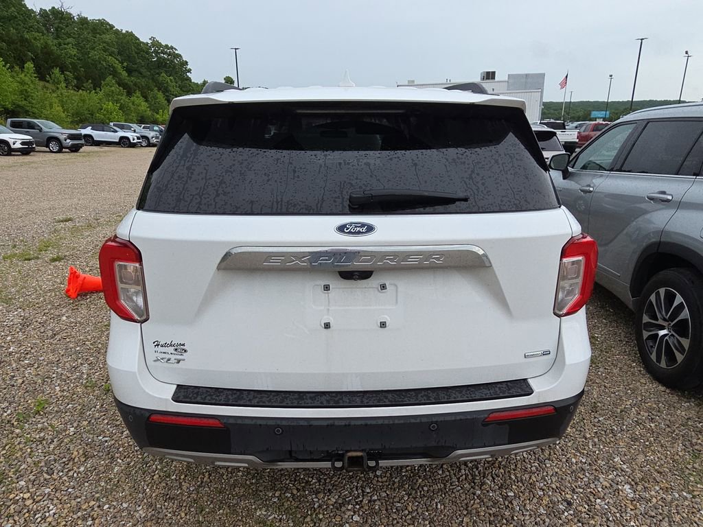 Used 2020 Ford Explorer XLT w/ Equipment Group 202A AWD/4WD image 5