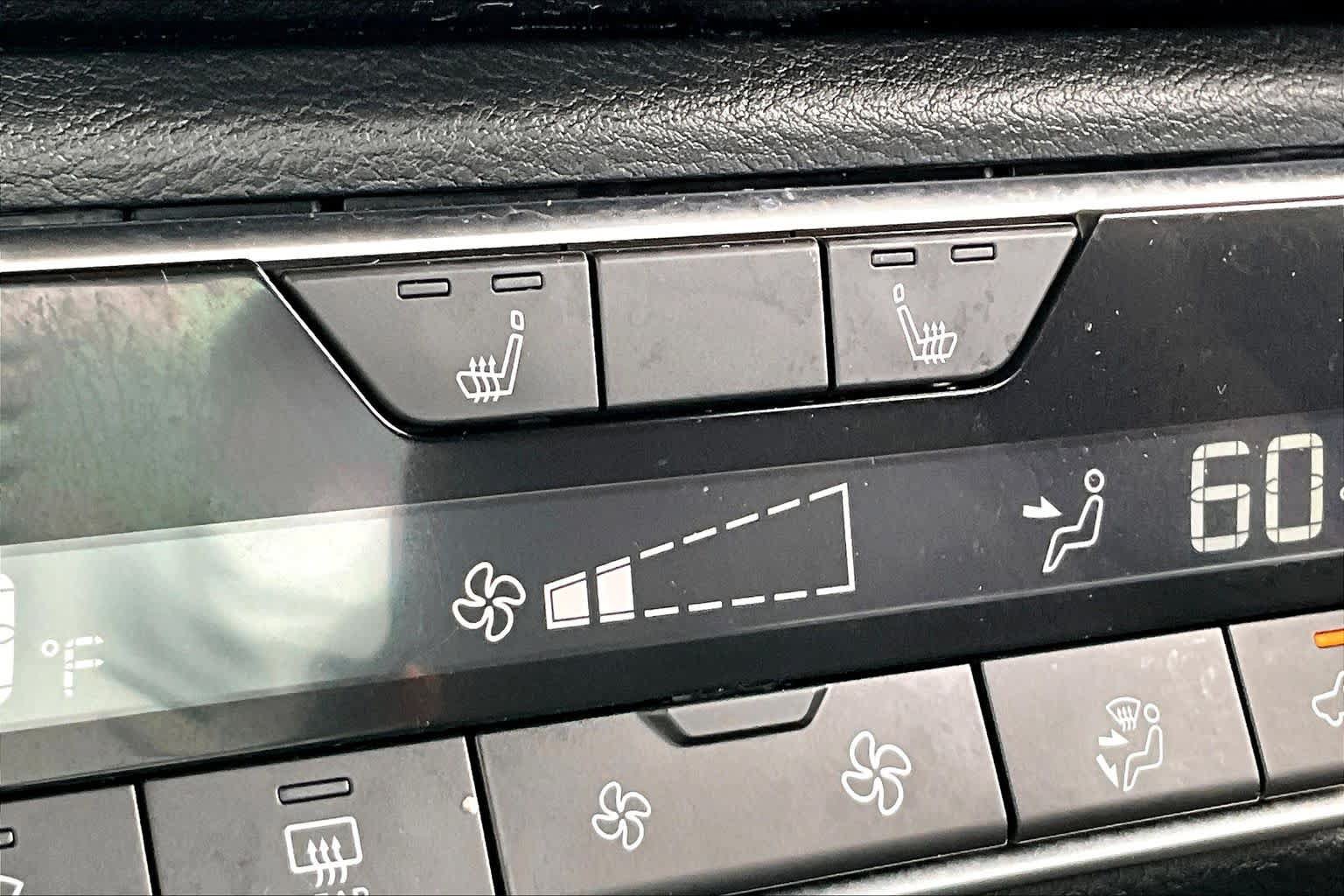 Certified 2025 Nissan Sentra SR FWD image 35