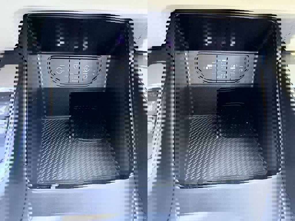 Certified 2025 Kia Sorento S w/ Panoramic Sunroof Package image 29