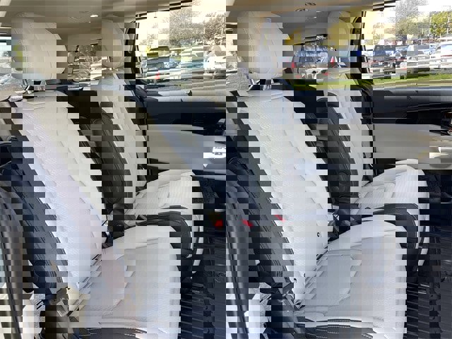 Used 2026 Kia Carnival SX Prestige image 28