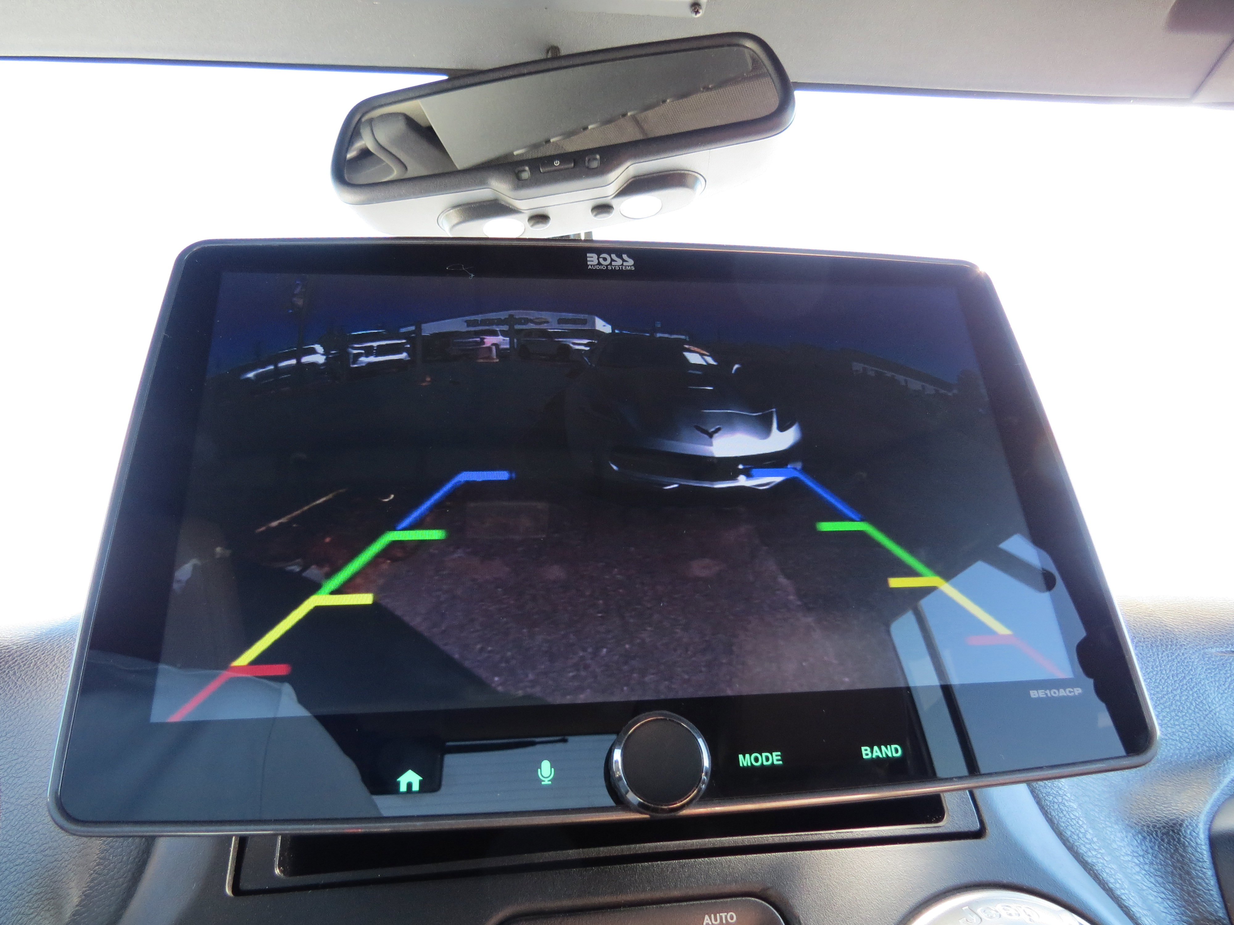 Used 2015 Jeep Wrangler Unlimited Rubicon w/ Connectivity Group image 22