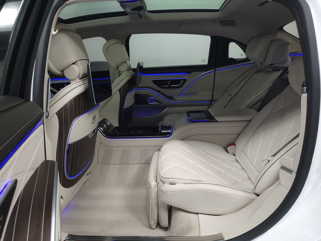 Used 2024 Mercedes-Benz Maybach S 580 4MATIC image 30