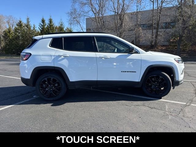 Used 2023 Jeep Compass Latitude AWD/4WD image 5