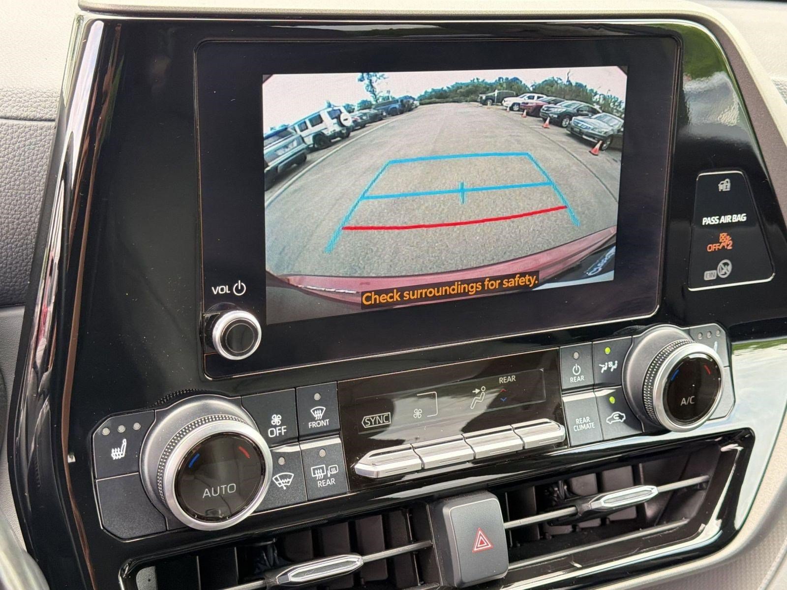 Used 2023 Toyota Highlander XLE FWD image 22