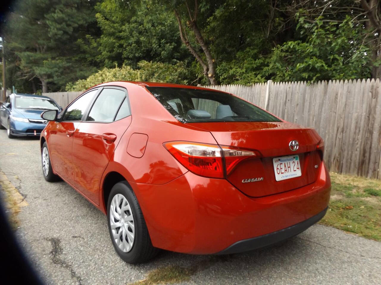 Used 2017 Toyota Corolla LE image 3