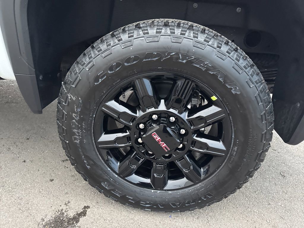 New 2026 GMC Sierra 2500 AT4 w/ AT4 Premium Plus Package image 32