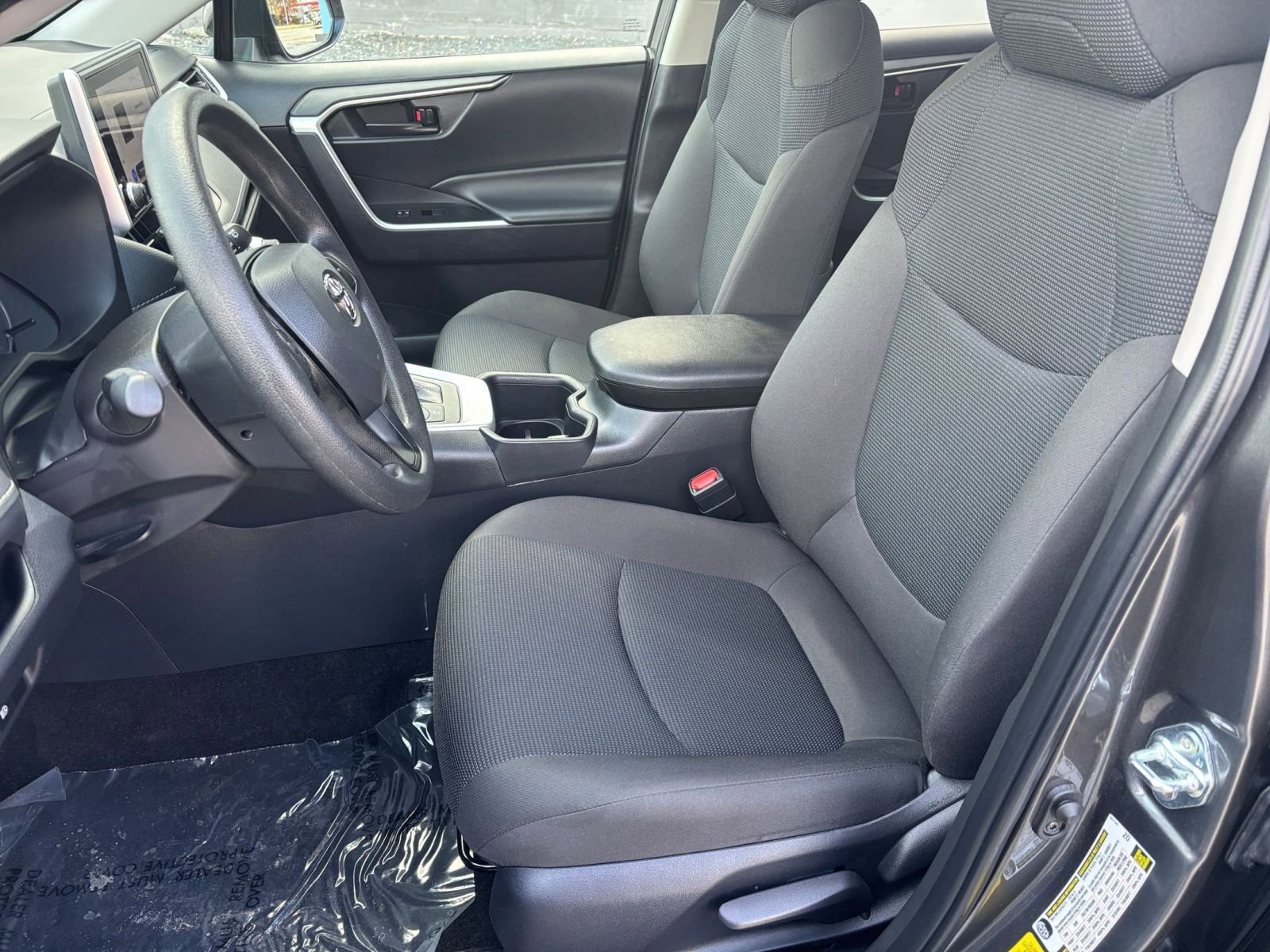 Used 2025 Toyota RAV4 LE image 32