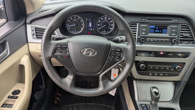 Used 2015 Hyundai Sonata SE image 23
