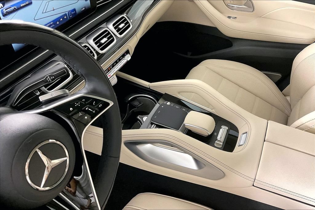 New 2026 Mercedes-Benz GLS 580 4MATIC image 8