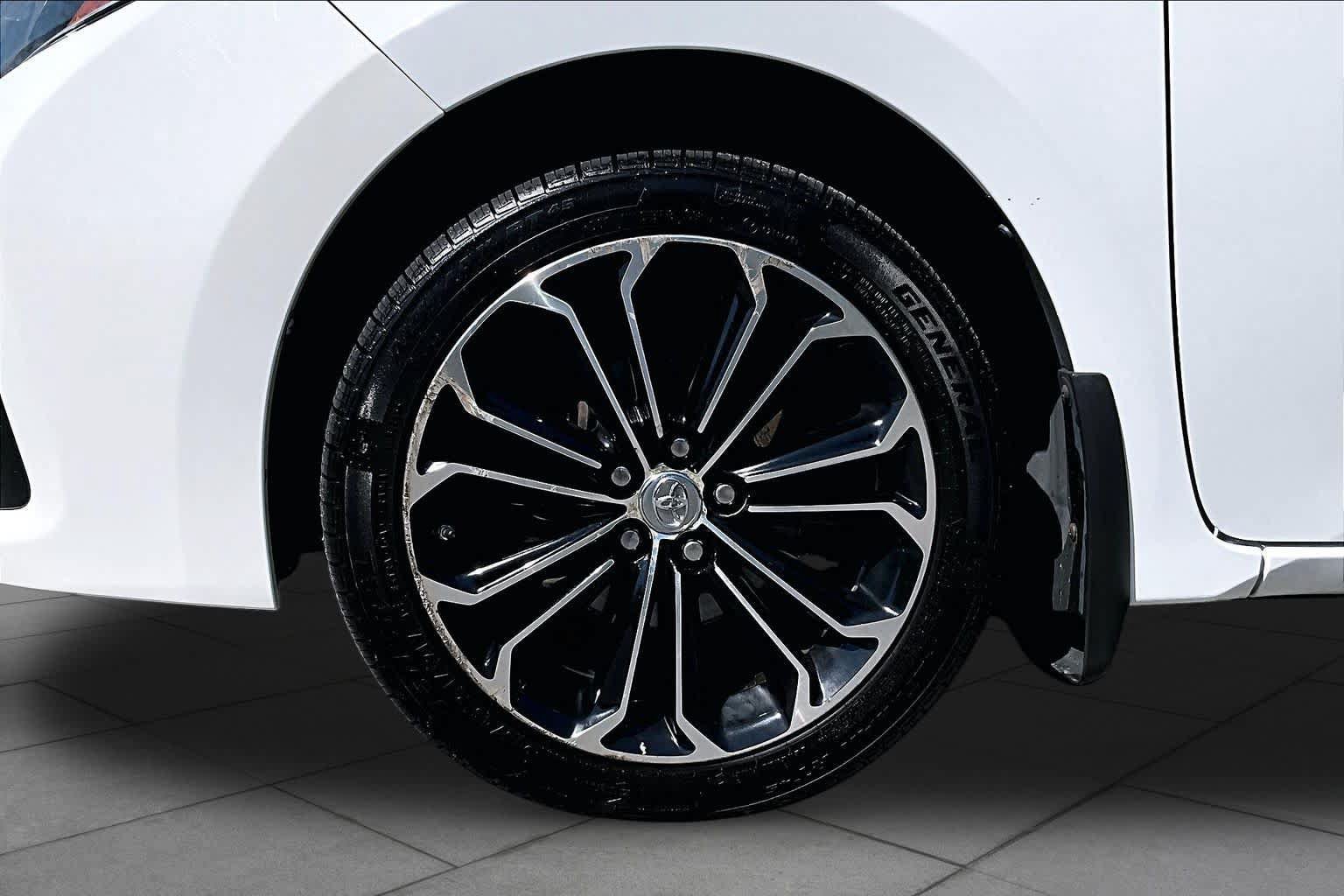 Used 2015 Toyota Corolla S FWD image 11