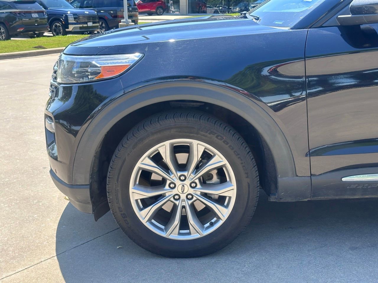 Used 2022 Ford Explorer Limited w/ Equipment Group 301A RWD image 10