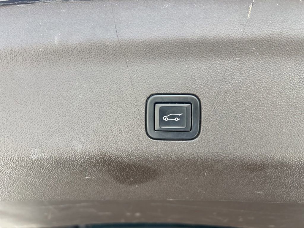 Used 2023 Chevrolet Tahoe LT image 32