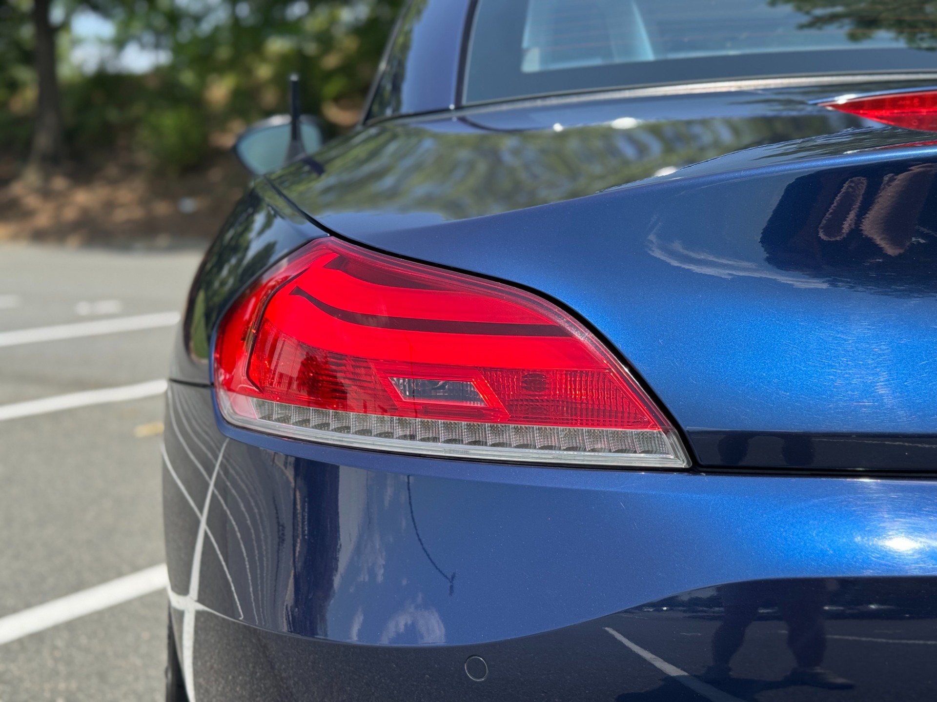 Used 2011 BMW Z4 sDrive35i RWD image 23