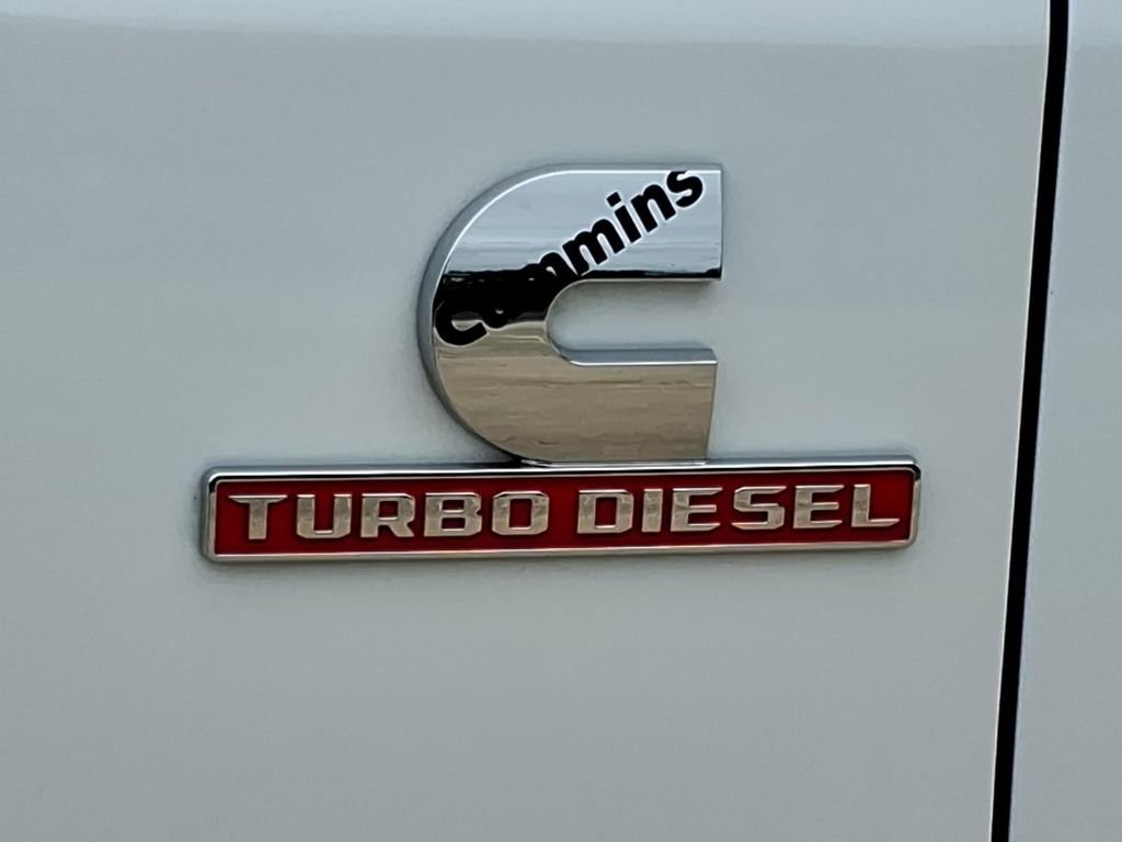 Used 2025 RAM 3500 Laramie AWD/4WD image 11
