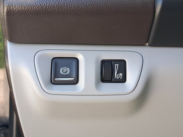 Used 2021 GMC Acadia SLE image 23