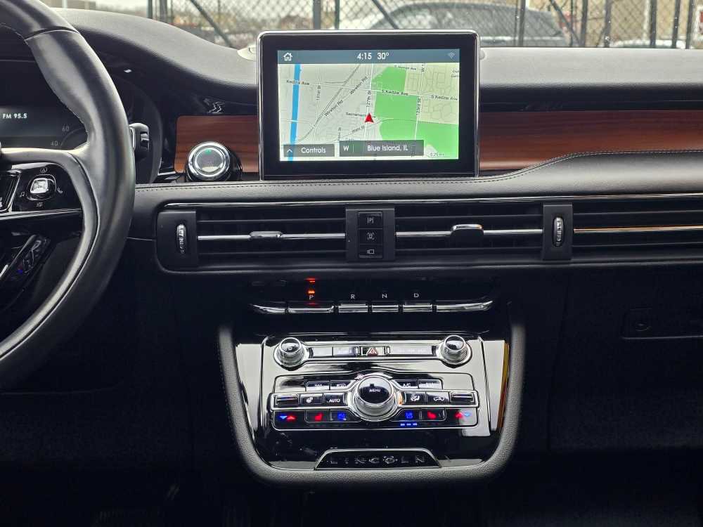 Used 2022 Lincoln Corsair Reserve w/ Equipment Group 201A image 18