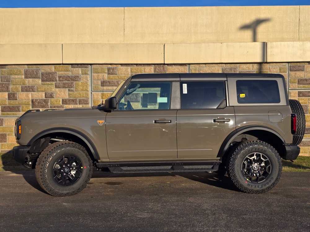 New 2026 Ford Bronco Badlands image 7