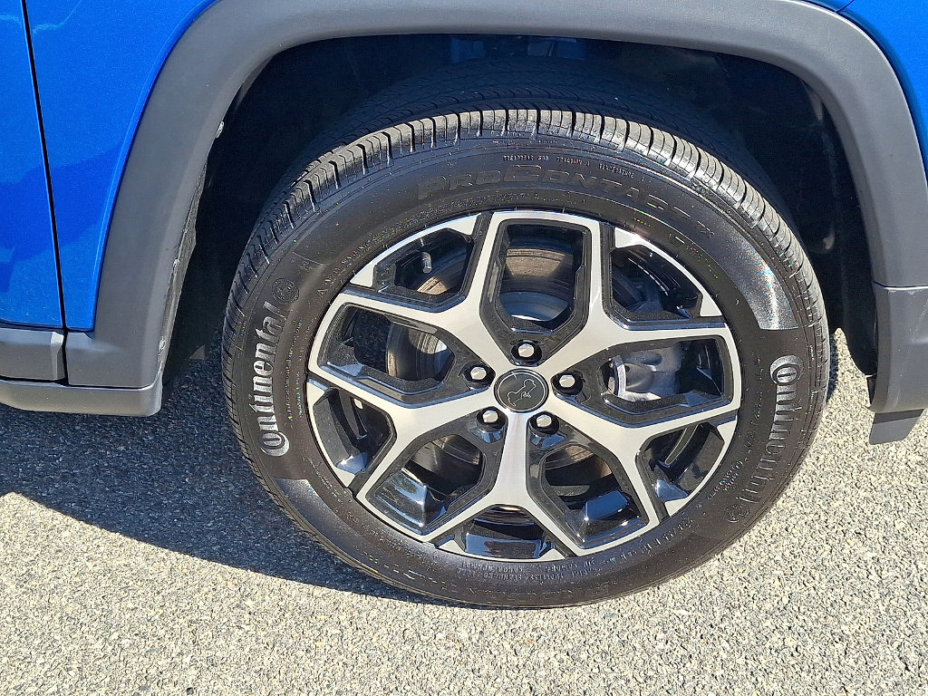 Used 2025 Jeep Compass Limited w/ Sun & Sound Group AWD/4WD image 19