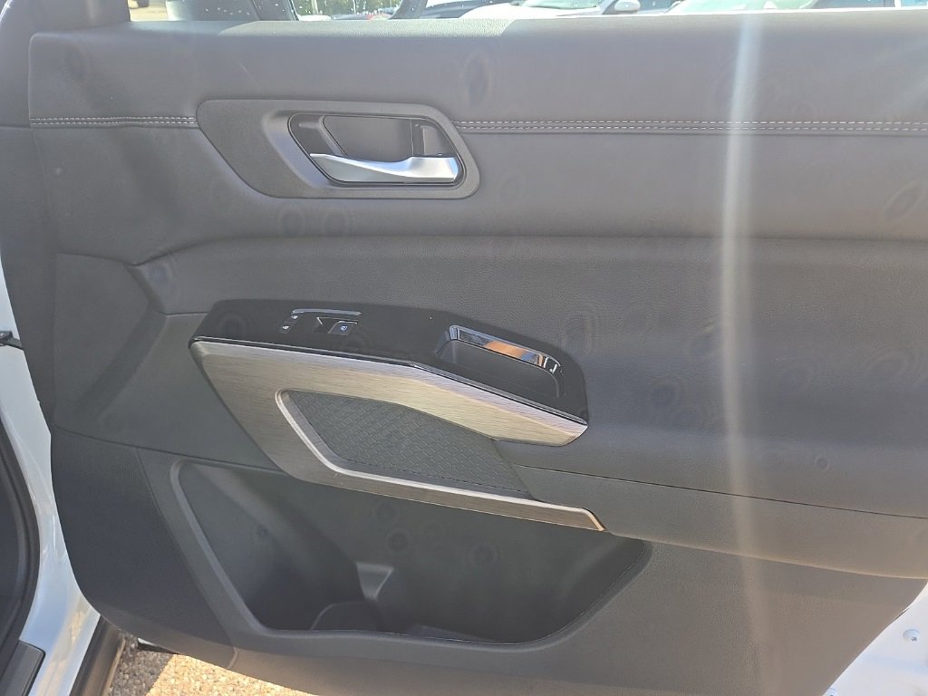 New 2025 Nissan Pathfinder Platinum w/ Lighting Package (N92) image 29