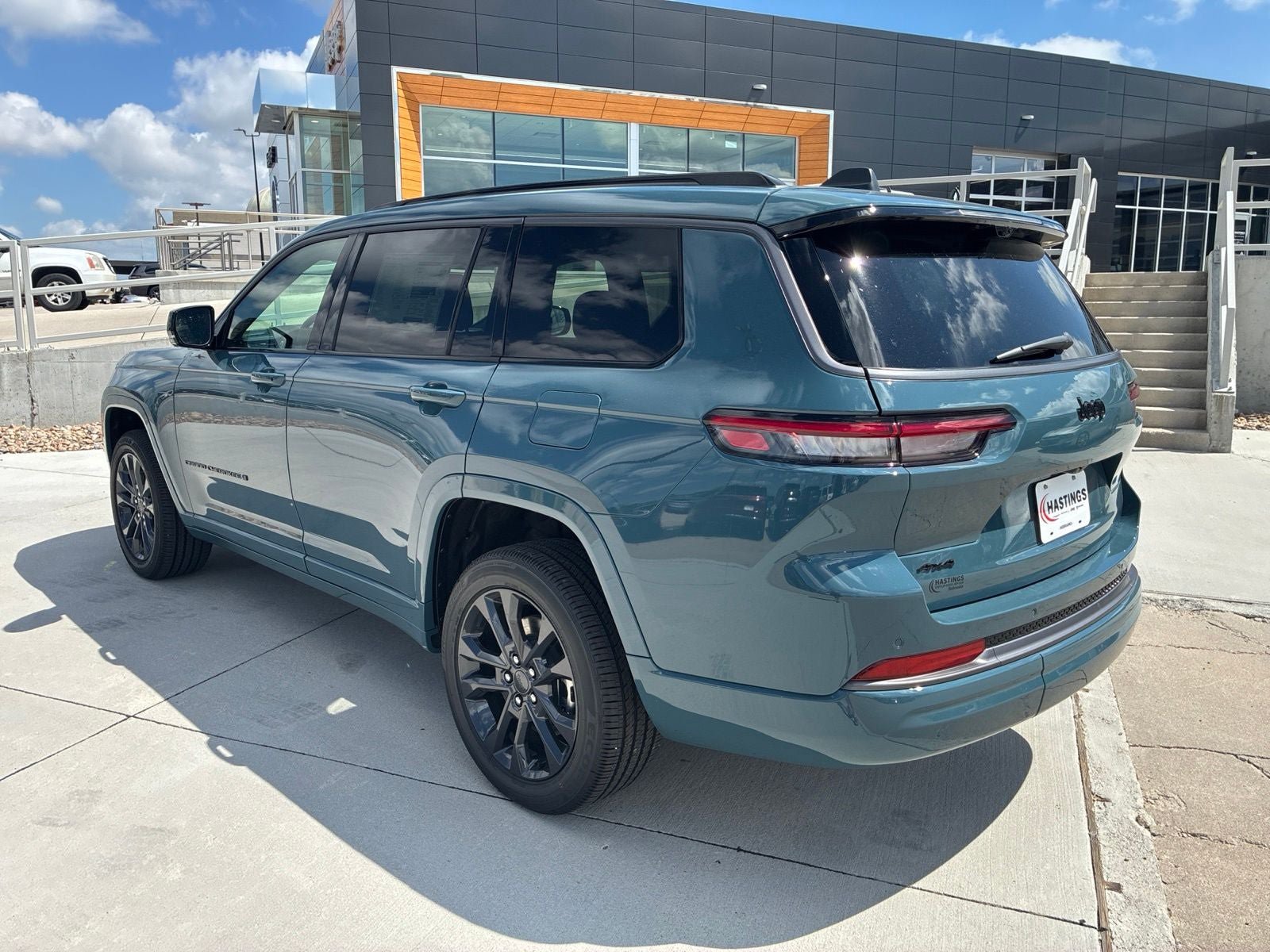 New 2026 Jeep Grand Cherokee L Limited AWD/4WD image 3